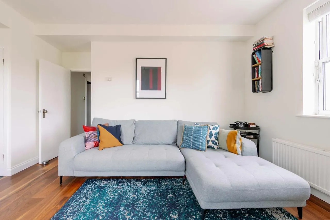 Pass The Keys Bright Apartment In Peckham With Free Parking London