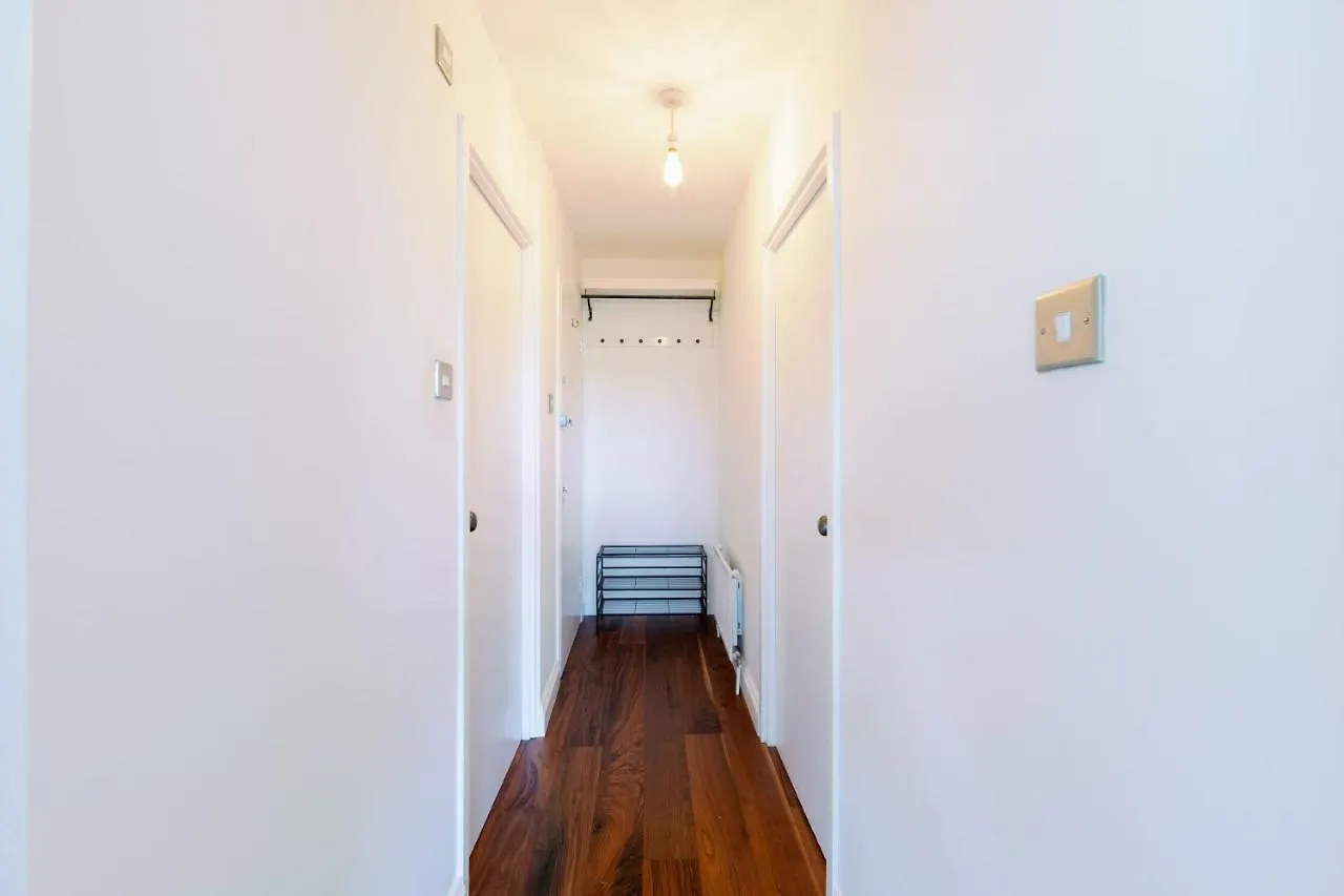 Pass The Keys Bright Apartment In Peckham With Free Parking London 0*,  United Kingdom