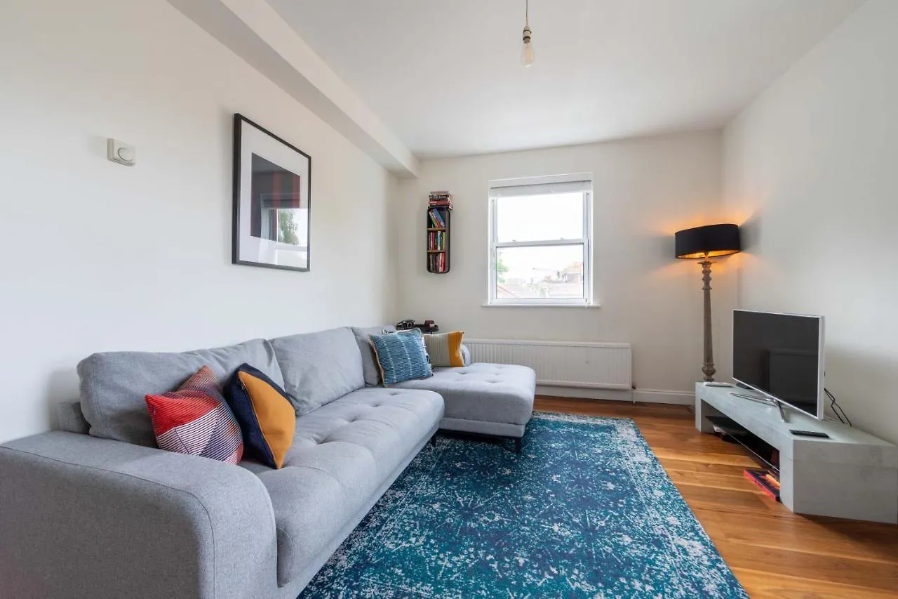 Pass The Keys Bright Apartment In Peckham With Free Parking location